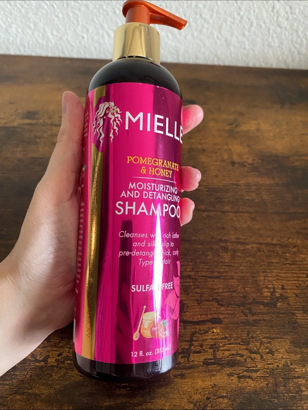Mielle Pomegranate & Honey Moisturizing Detangling Shampoo